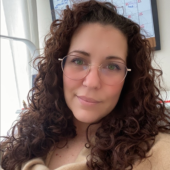 Meet your Posher, Heather - Picture 1 of 1